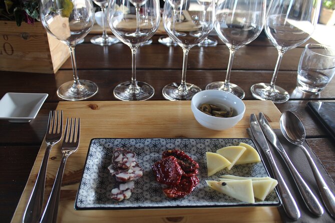 History & Local Wines: Amphitheater, Mitrium and Winery Visit - What the private format really adds