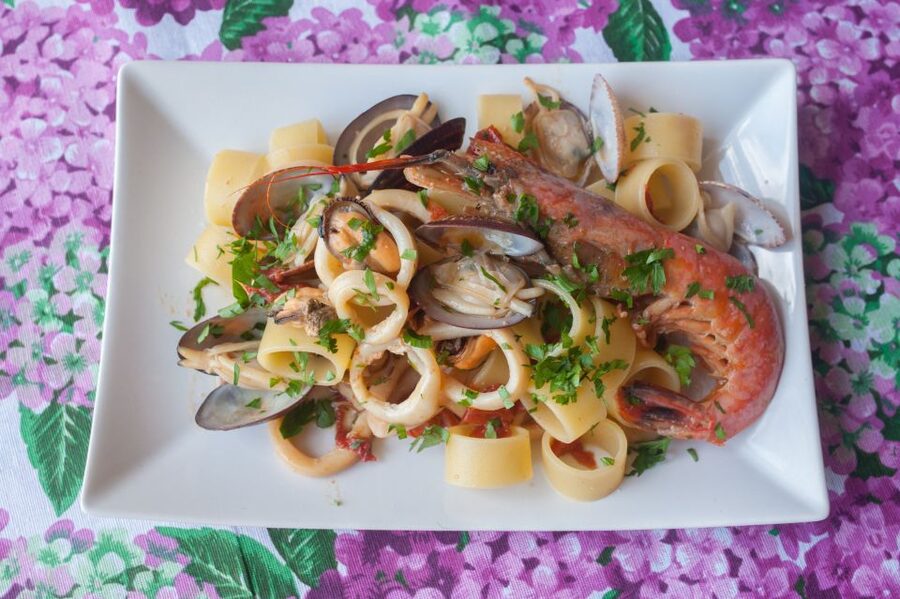 Ischia: Dining Experience at a Local's Home - Four courses, from starter to dessert