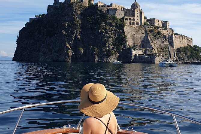 Ischia island private excursion on Gozzo Aprea Milano 8,3m - Four hours to circle Ischia and choose lunch