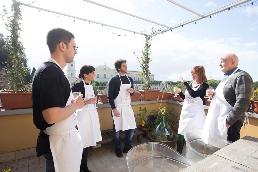 Ischia: Market Tour & Cooking Class at a Local's Home - Sit down to three dishes with local wine