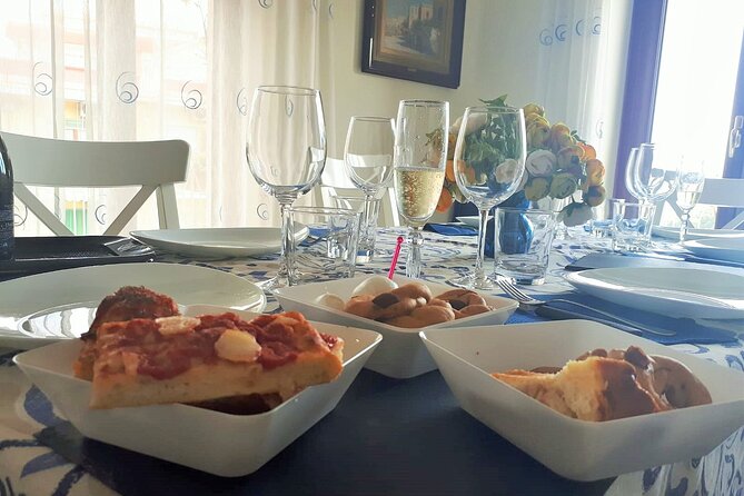 Make Neapolitan Pizza With A View Of Naples - Why the small group matters