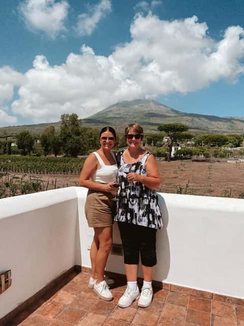 Mount Vesuvius: 5 Wine Tastings with Tour & Lunch Included - Starting at Cantina del Vesuvio Winery