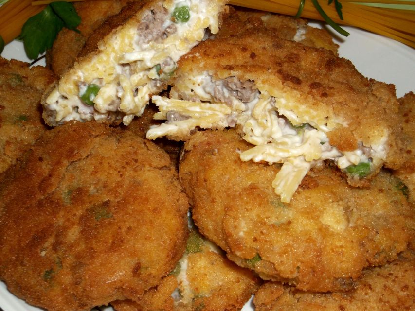 Naples: 2-Hour Walking Tour w/ Food Tasting Experience - What the private format is really worth