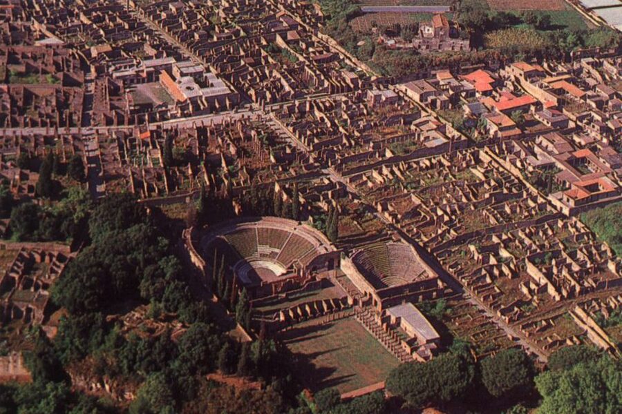 Naples and Pompeii: Half-Day Tour - Entering Pompeii through its main stories
