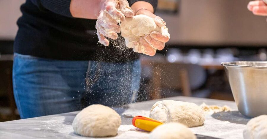 Naples: Authentic Neapolitan Pizza Making Class - Why pizza makes sense in Naples
