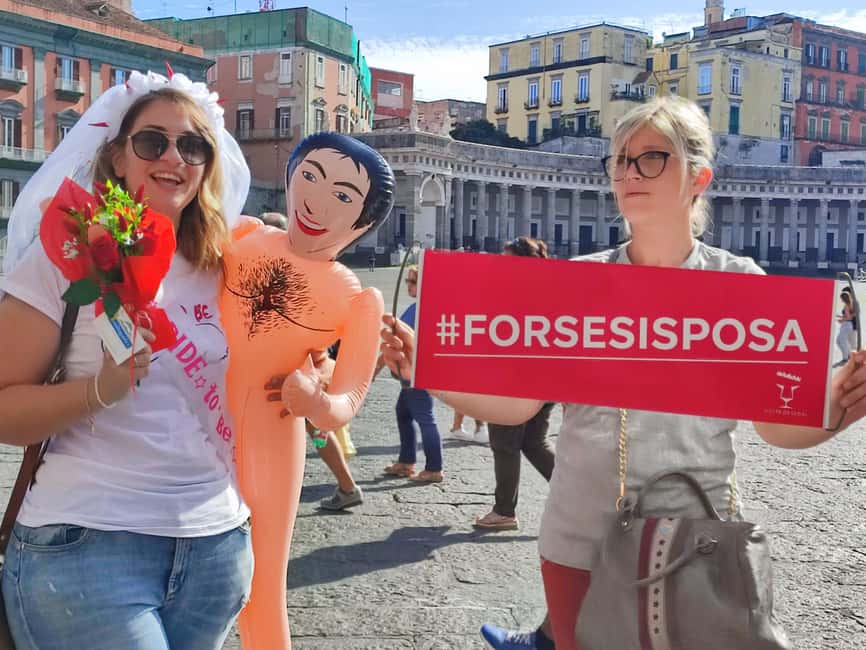 Naples: Bachelorette Party with Insolitaguida - Salt, the horn, and the chair ritual