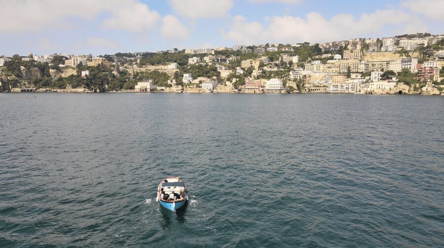 Naples: Castel dell'Ovo Boat Tour with Snorkeling & Aperitif - Seafood, drinks, and the return to Mergellina