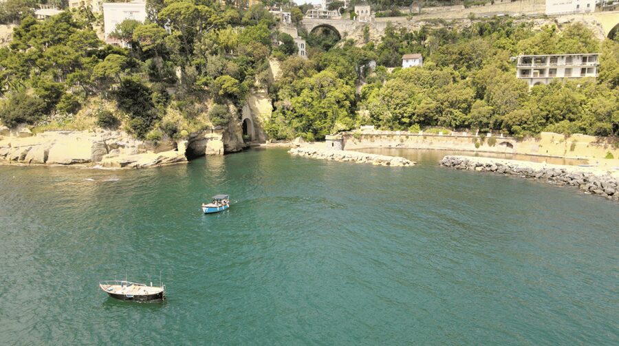 Naples: Castel dell'Ovo Boat Tour with Snorkeling & Aperitif - Who should book this experience