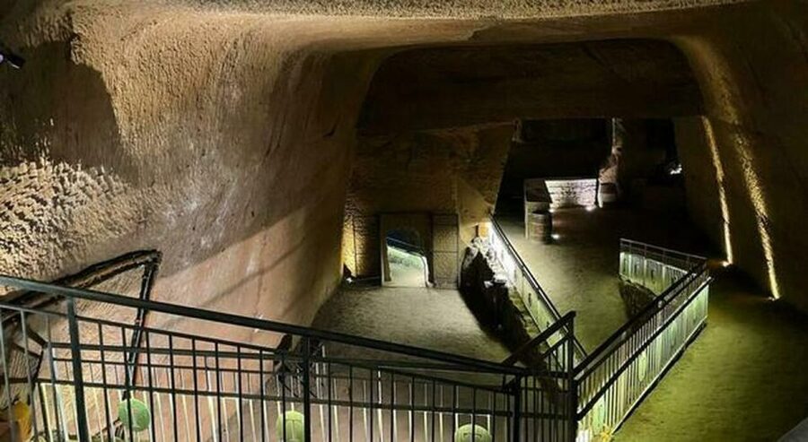 Naples: City and Lapis Museum Tour with an Archaeologist - Basilica di San Lorenzo Maggiore and the layers below