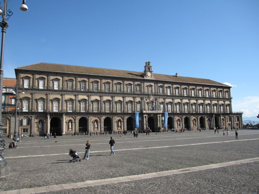 Naples: City and Street Food Market - Via San Carlo and the glass roof of Galleria Umberto I