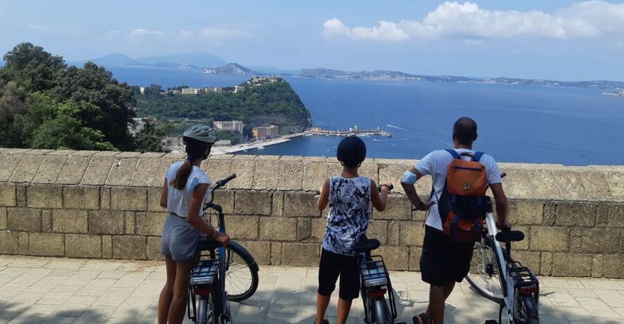 Naples: City Highlights Guided Bike Tour - Along the Bay of Naples to Castel dell’Ovo