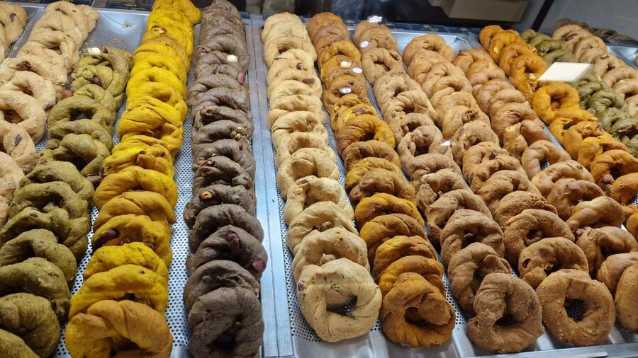 Naples: Culture & Street Food with a Local Guide - Spaccanapoli, the line through the old center