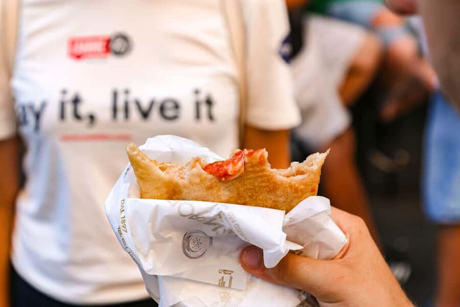 Naples: Culture & Street Food with a Local Guide - Meeting the guide at the Duomo