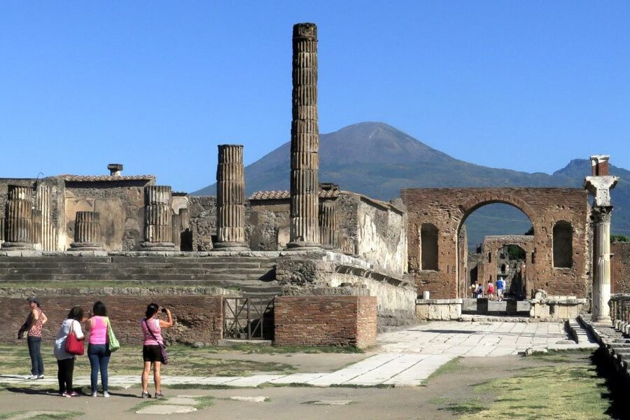 Naples: Day Trip to Pompeii and Capri - Returning to Naples and boarding the hydrofoil