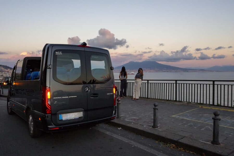 Naples: Evening Sightseeing with Gourmet Dinner - The best photo stops at Via Manzoni and Via Posillipo