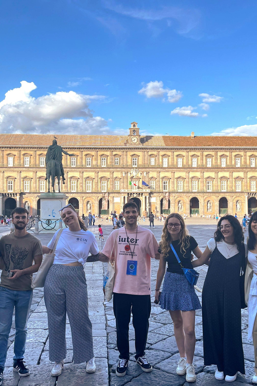 Naples: Family Mythology Treasure Hunt w/ Food Stop - Piazza Municipio, Galleria Umberto I, and the grand finish