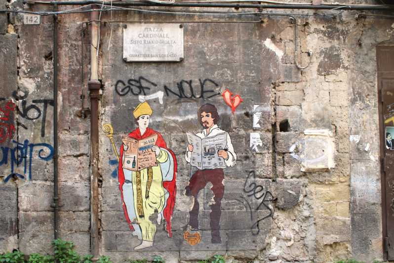 Naples: Family Mythology Treasure Hunt w/ Food Stop - A mythic mission through the heart of Naples