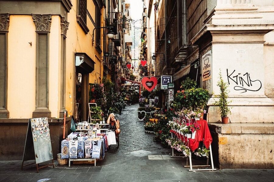 Naples: Family Mythology Treasure Hunt w/ Food Stop - Sansevero Chapel and the limits of a short route