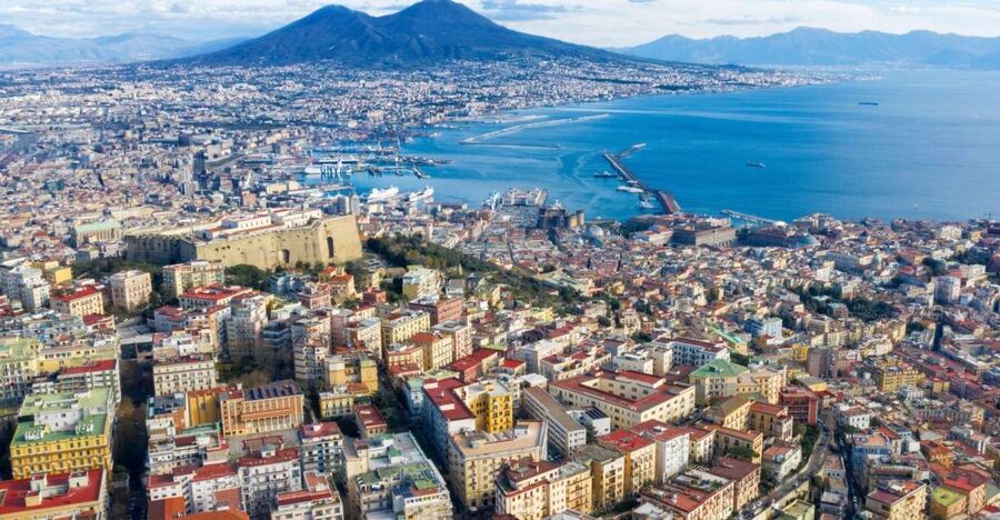 Naples: Full-Day City Tour with Pompeii and Sorrento - Pizza lunch keeps the middle of the day simple