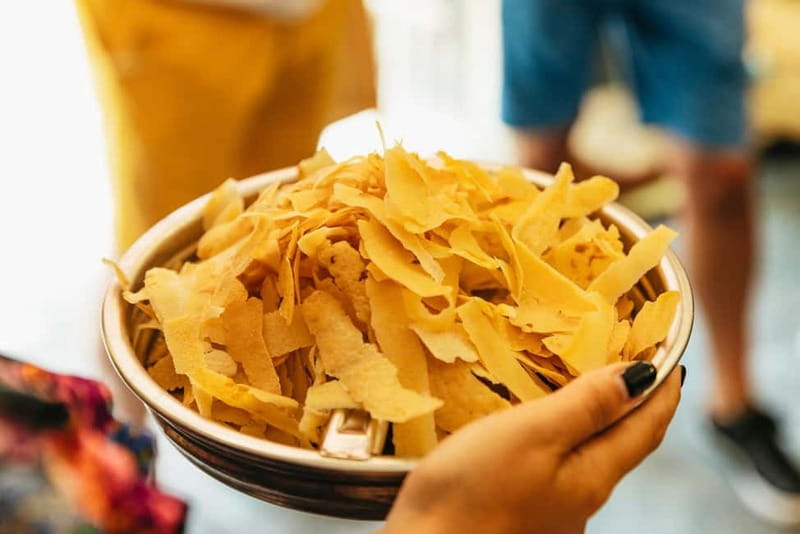 Naples: Guided Street Food Tour with Spritz - Piazza San Gaetano and San Gregorio Armeno