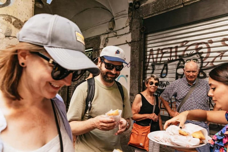 Naples: Guided Street Food Tour with Spritz - First bites: local restaurants and Naples street food