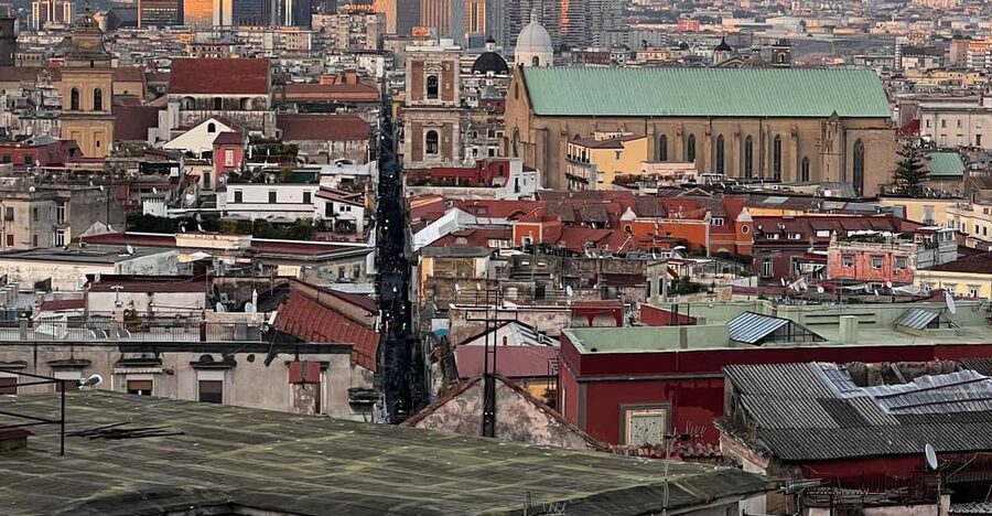 Naples: guided tour of the historic center - Gesù Nuovo and Piazza San Domenico