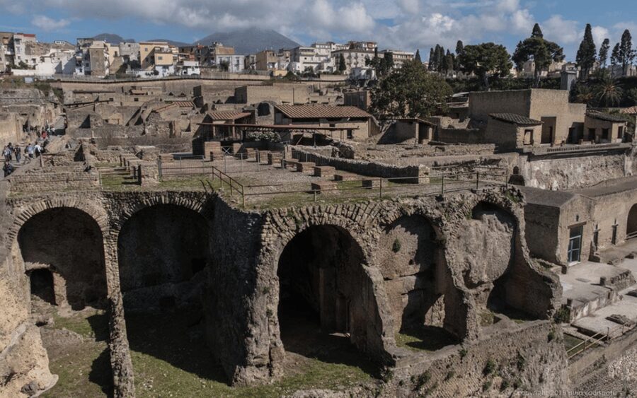 Naples: Herculaneum Entry Ticket with Digital Audio Guide - What the one-day visit is like