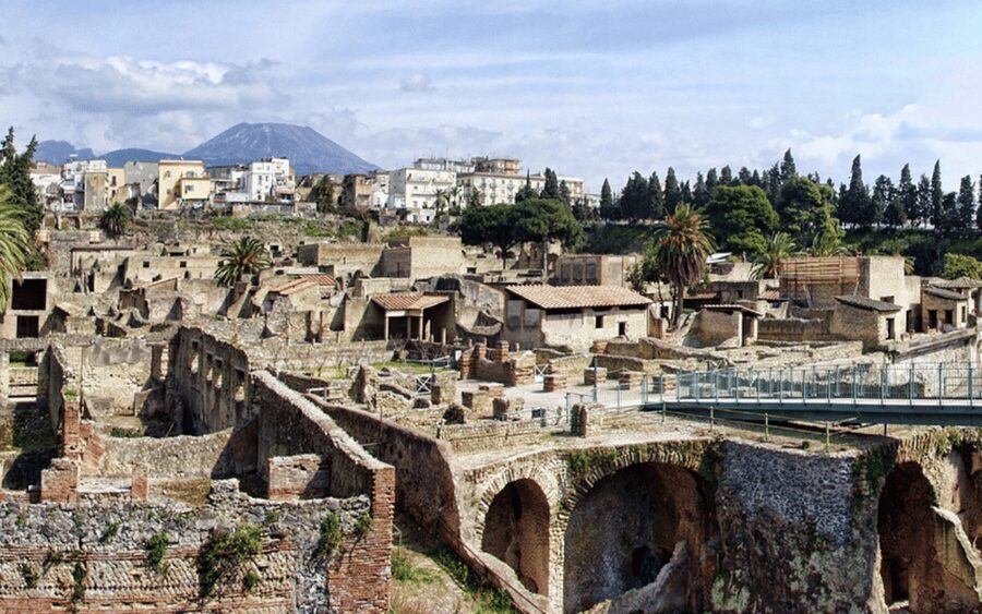 Naples: Herculaneum Entry Ticket with Digital Audio Guide - Arriving at Corso Resina 187
