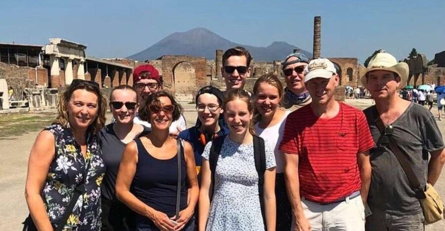 Naples : Highlights & Hidden Gems Private Walking Tour - Walking through Quartieri Spagnoli