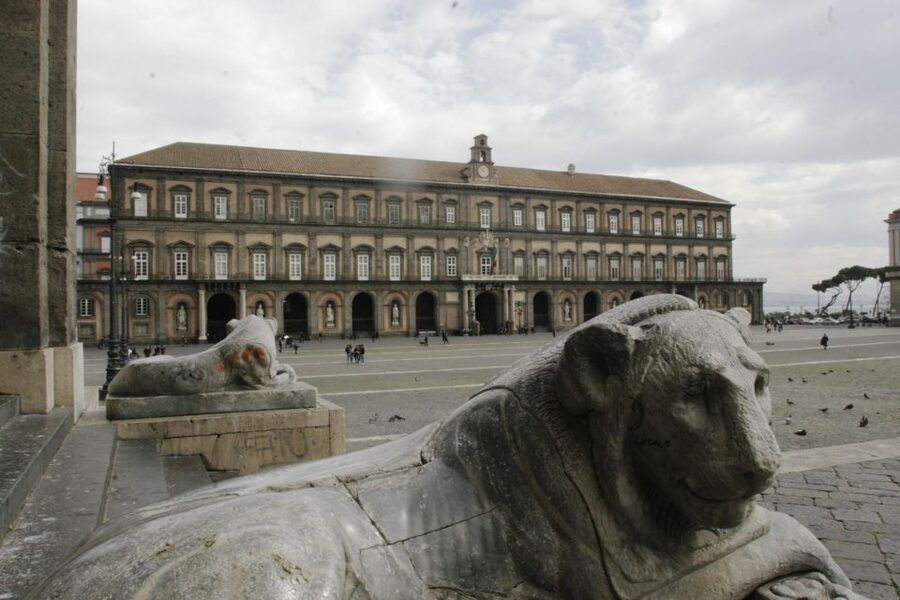 Naples: Historic Center Guided Tour with Underground Ruins - What the guides add to the walk