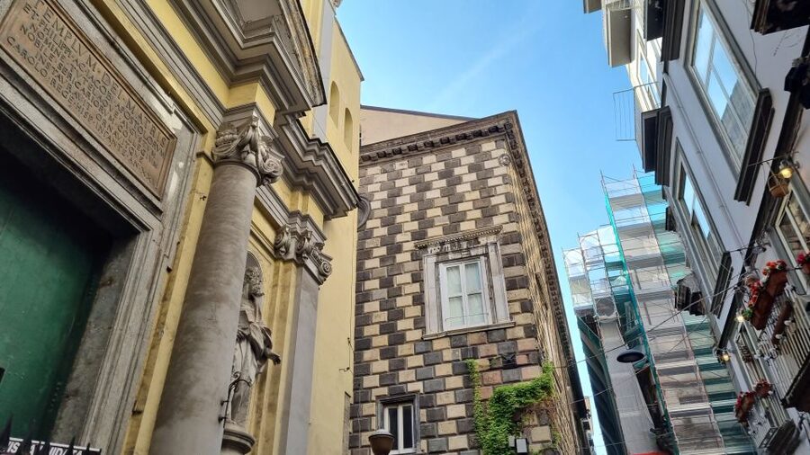 Naples: Historic City Center Guided Walking Tour - What the guide adds to the experience