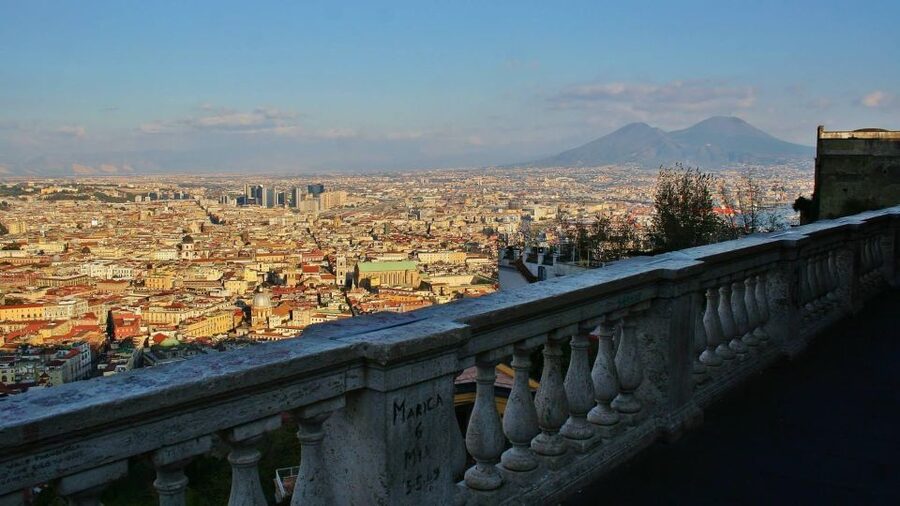 Naples: Hop-On-Hop-Off Bus Tour of Naples - Why a bus helps in Naples