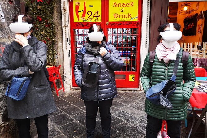 Naples Immersive Tour - A sfogliatella or wallet pizza on the way