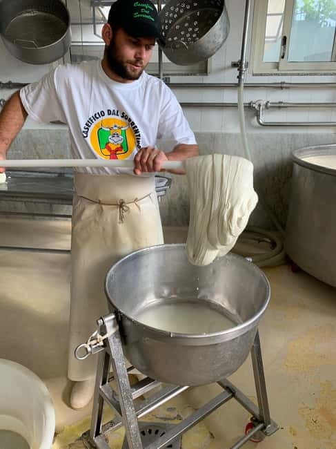 Naples: Mozzarella experience - Key points at a glance