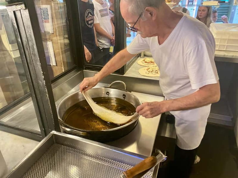 Naples: Old City Center Street Food Tour with Spritz - San Gregorio Armeno and the craft of the crib