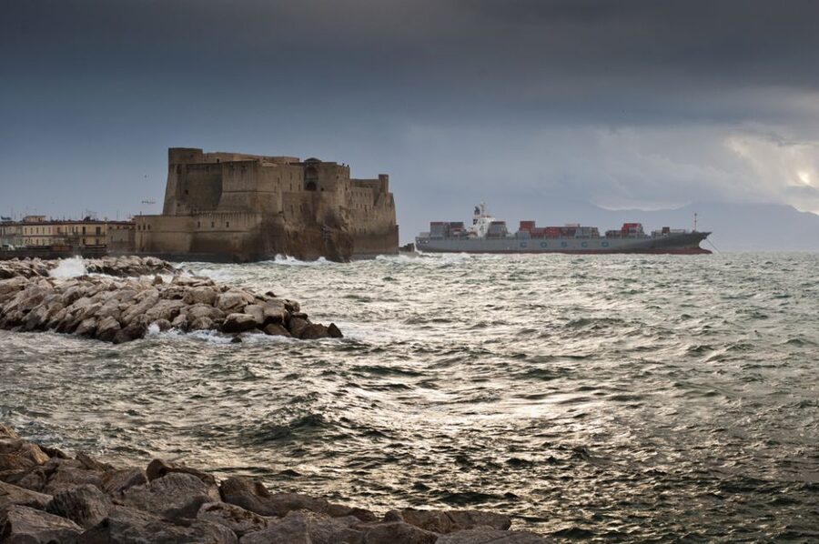 Naples: Panoramic Private Tour by Vintage Fiat 500 or 600 - Marechiaro keeps the waterfront personal