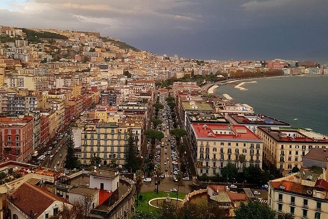 Naples panoramic tour and Monumental historic center. - A wide-angle introduction to Naples