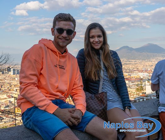 Naples Panoramic Walking Tour: From the Hills to the Center - What the guides add to the experience