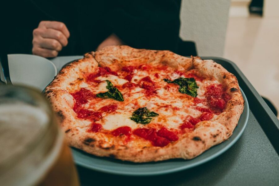 Naples: Pizza and Beyond Food Tour - Key points at a glance