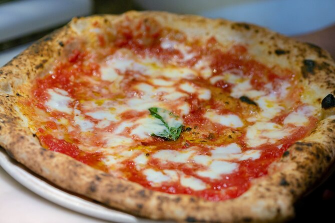 Naples: Pizza and Beyond Food Tour by Do Eat Better - The walking pace, group size, and guide style