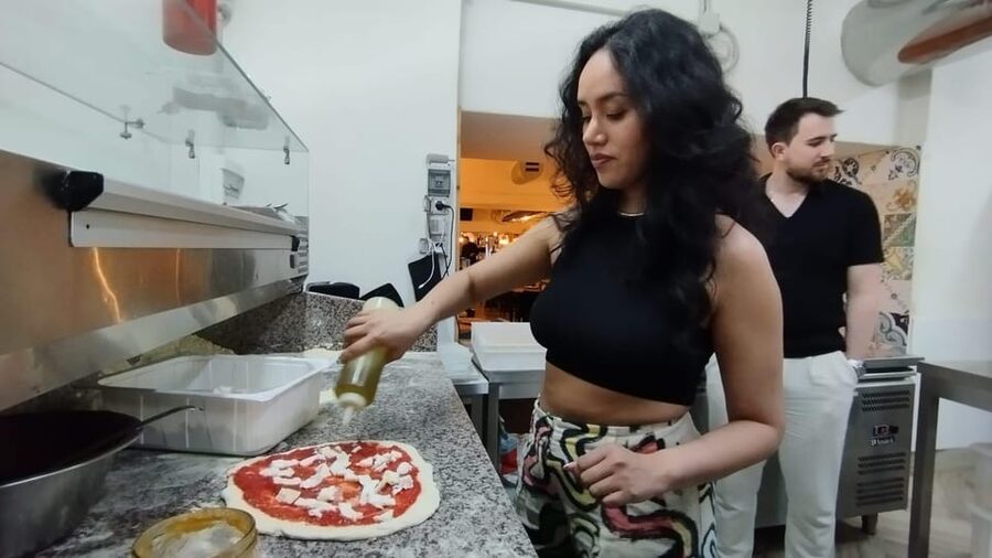 Naples: Pizza Making Class with Neapolitan Chef and drink - Starting with dough and Neapolitan ingredients