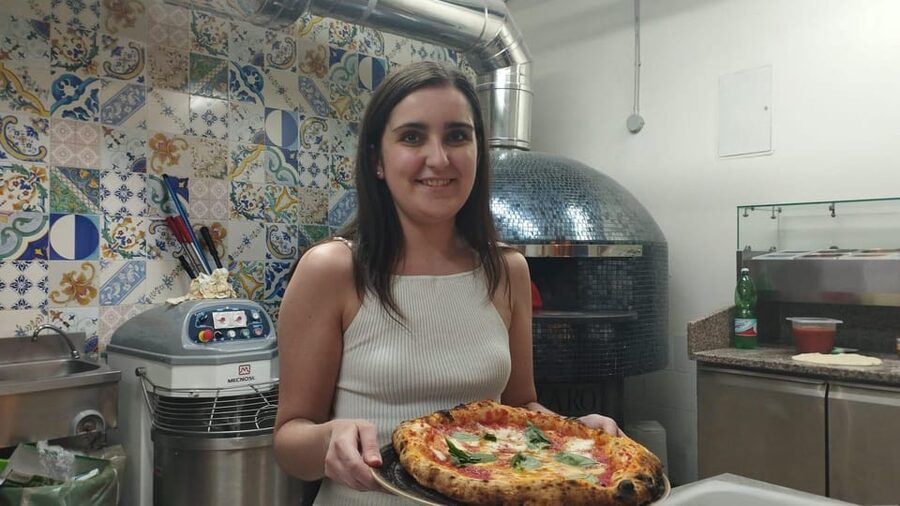 Naples: Pizza Making Class with Neapolitan Chef and drink - Who should book this Naples pizza class?