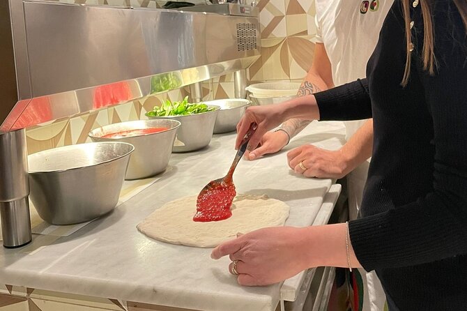 Naples: Pizza Making Class with Professional Pizzaiolo - Lunch or dinner: choosing the better time
