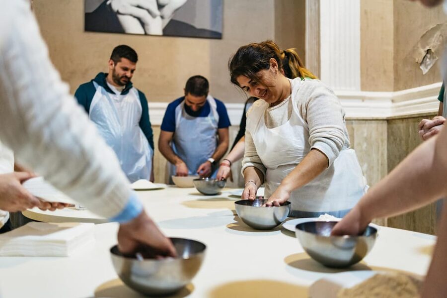Naples: Pizza-Making Workshop with Drink and Appetizer - Who should book this two-hour workshop