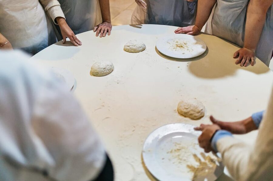 Naples: Pizza-Making Workshop with Drink and Appetizer - The diploma and what you can take home