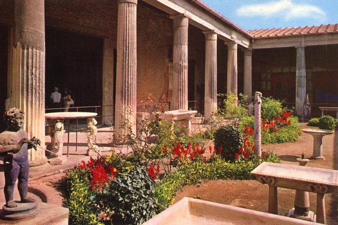 Naples, Pompeii and Sorrento full day tour from Naples - Naples in two hours, from churches to royal squares