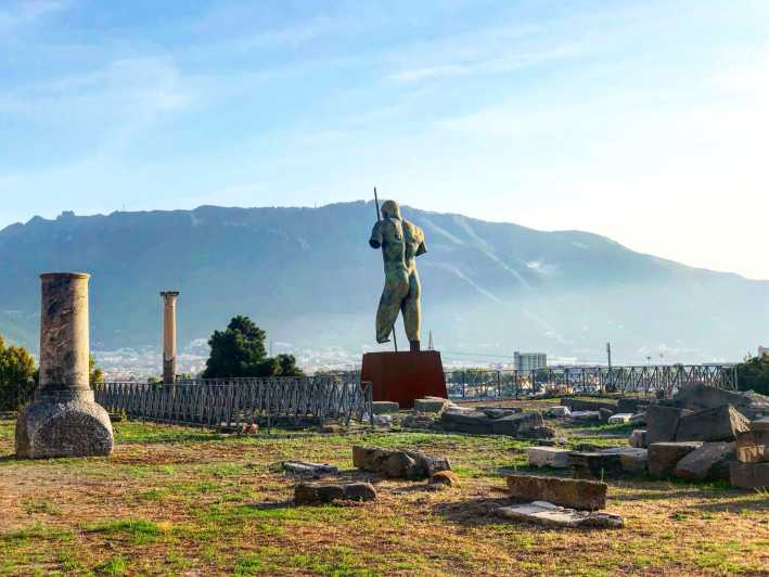 Naples: Pompeii Archaeology Park Tour & Skip-the-Line Entry - Entering the Pompeii Archaeological Park