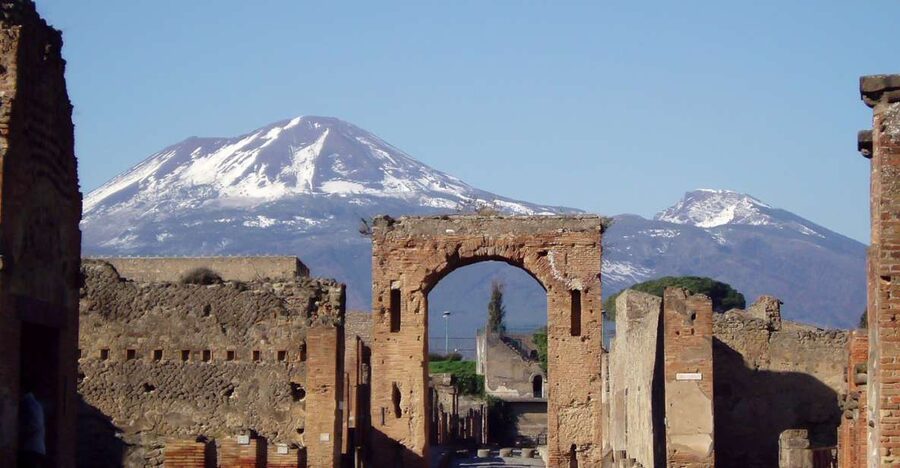 Naples: Pompeii, Herculaneum and Mt. Vesuvius Private Tour - Mount Vesuvius: the uphill finish