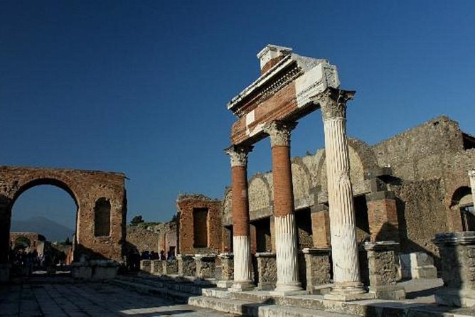 Naples: Pompeii, Herculaneum, and Vesuvius Tour by Minivan - Pompeii in About Two Hours