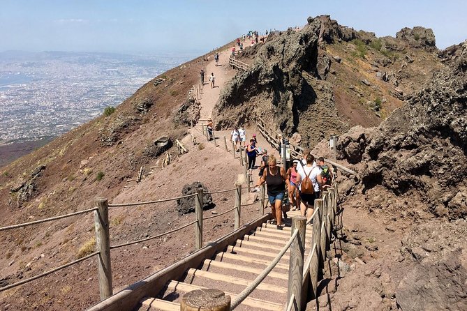 Naples: Pompeii & Mt Vesuvius All-Inclusive Small Group w/ Lunch - Is this really a small-group tour?